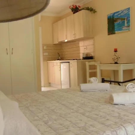 New Mazis Apartament Liapades