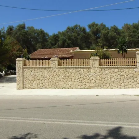 New Mazis Apartament Liapades